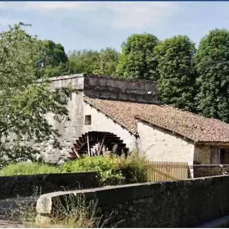 Javerlhac-et-la-Chapelle-Saint-Robert Chez Sarah - L'Escapade Bed & Breakfast エクステリア 写真