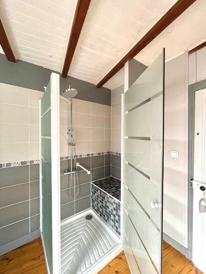 Javerlhac-et-la-Chapelle-Saint-Robert Chez Sarah - L'Escapade Bed & Breakfast エクステリア 写真