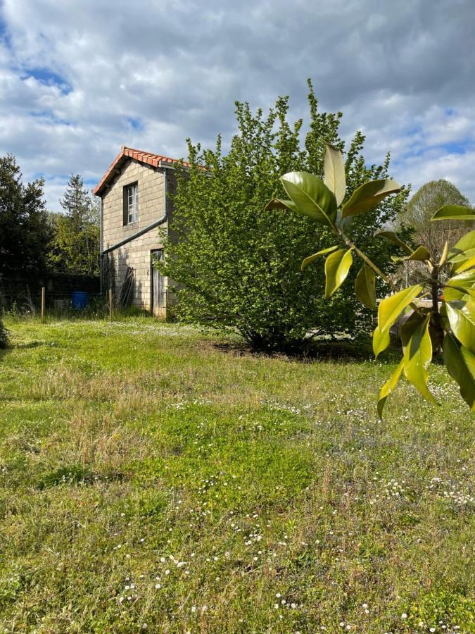 Javerlhac-et-la-Chapelle-Saint-Robert Chez Sarah - L'Escapade Bed & Breakfast エクステリア 写真